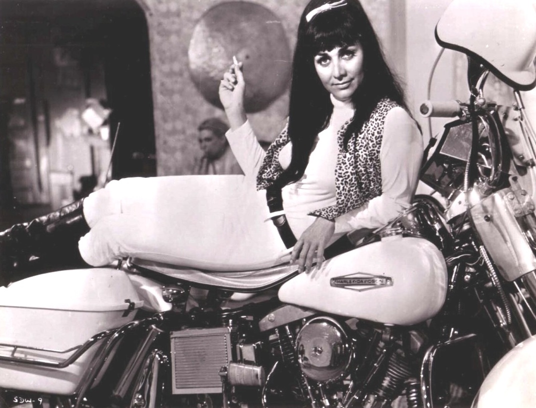 08-she-devils-on-wheels crop
